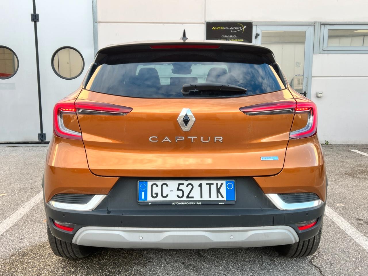 Renault Captur Plug-IN Hybrid E-Tech 160 CV Initiale Paris