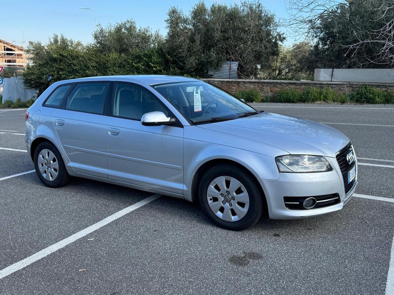 Audi A3 Attraction SPB 1.6 105cv tdi