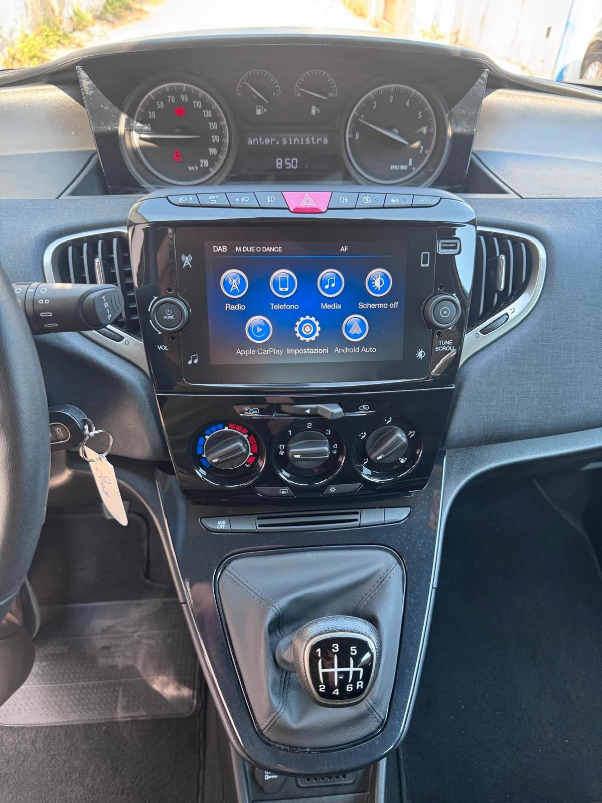 Lancia Ypsilon 1.0 FireFly 5 porte S&S Hybrid Gold