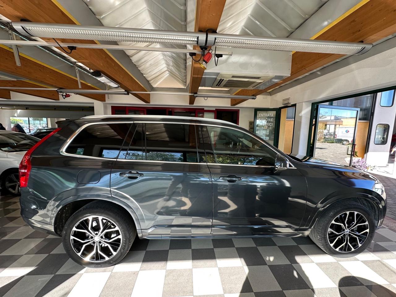Volvo XC 90 XC90 B5 (d) AWD Geartronic 7 posti Mom