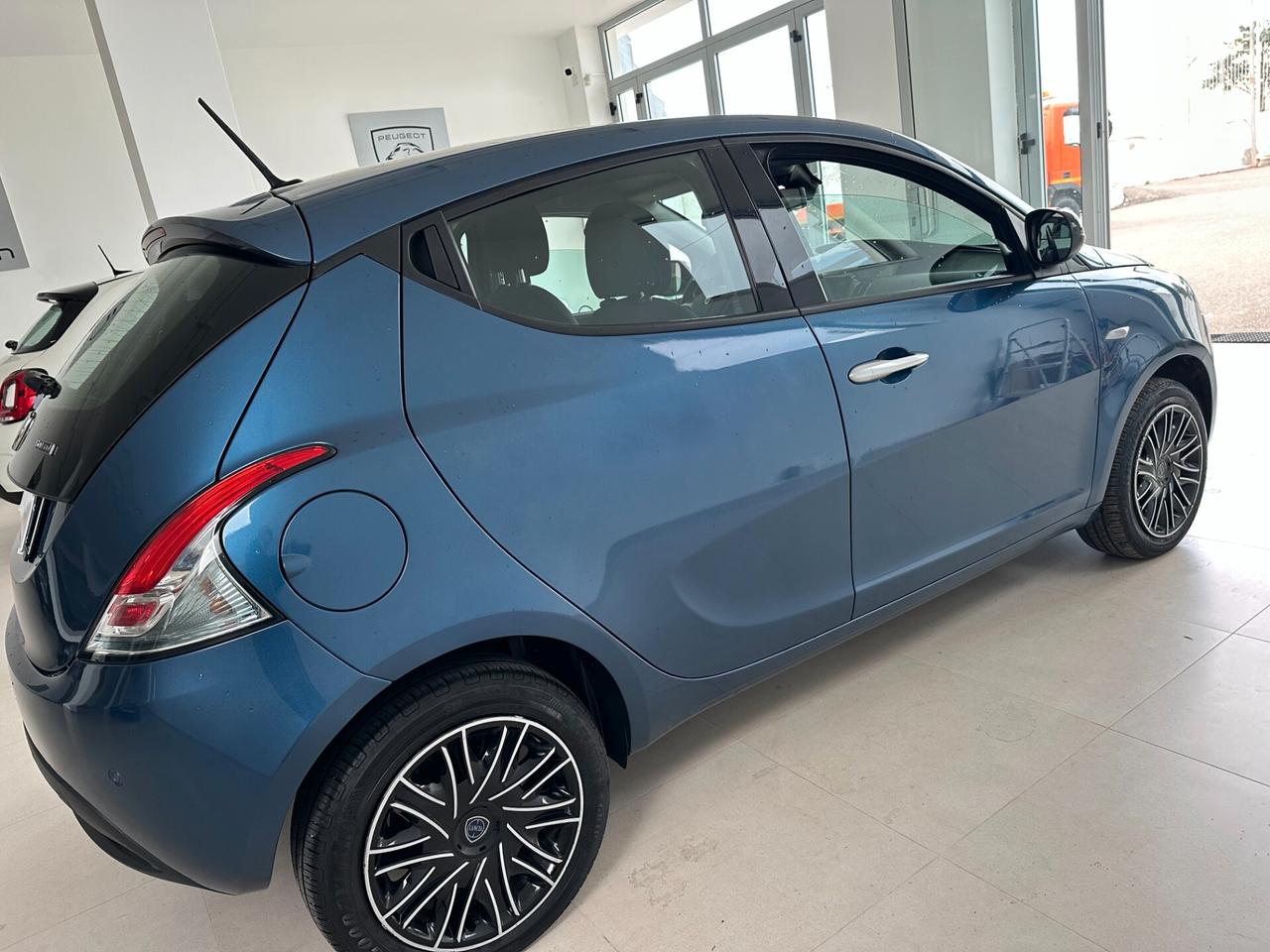 Lancia Ypsilon 1.0 FireFly 5 porte S&S Hybrid Gold "Km 38.000"