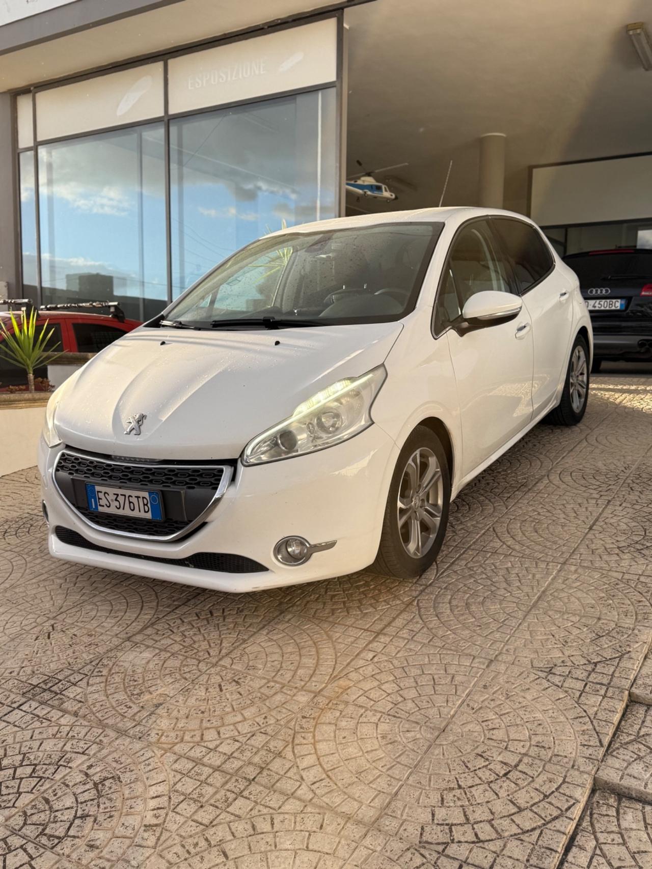 Peugeot 208 1.6 e-HDi 92 CV Stop&Start 5 porte Allure