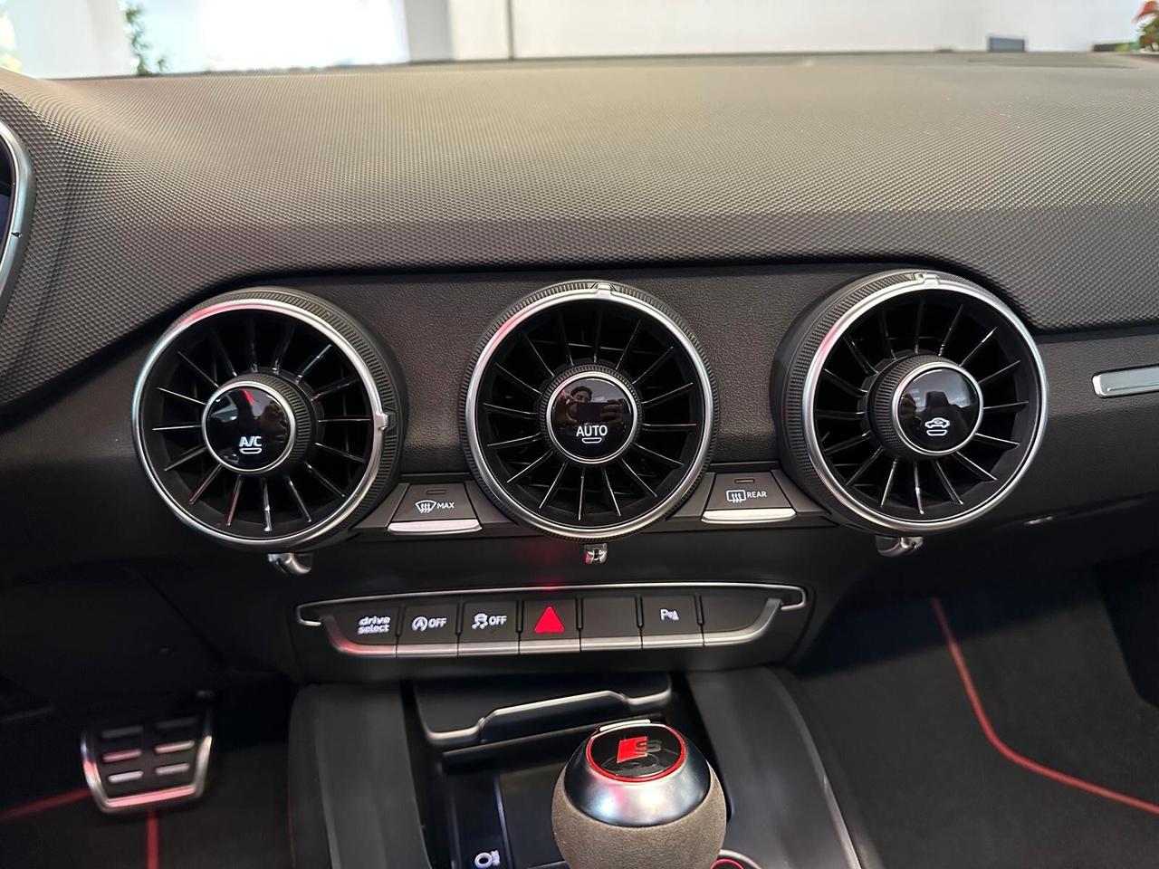 Audi TT Roadster 40 2.0 tfsi s-tronic S-line