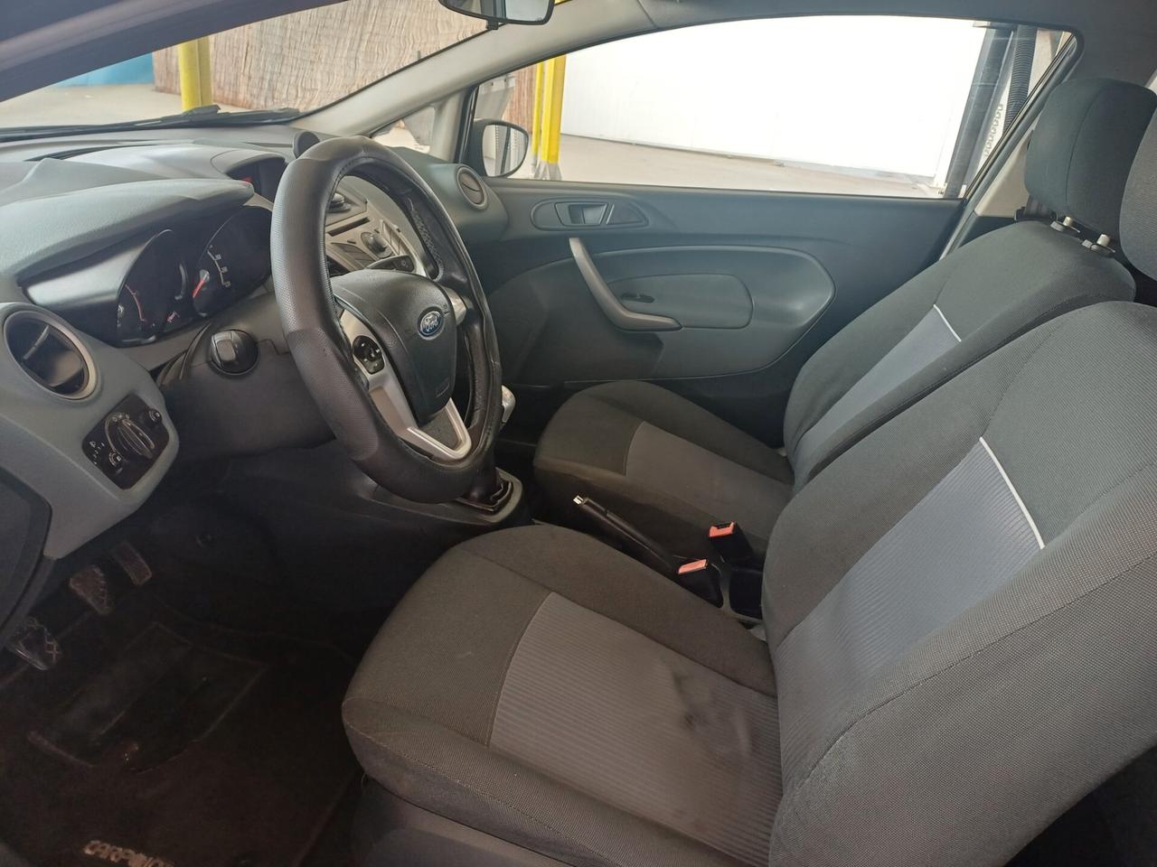 Ford Fiesta 1.4 TDCi 70CV 3 porte Titanium 2012