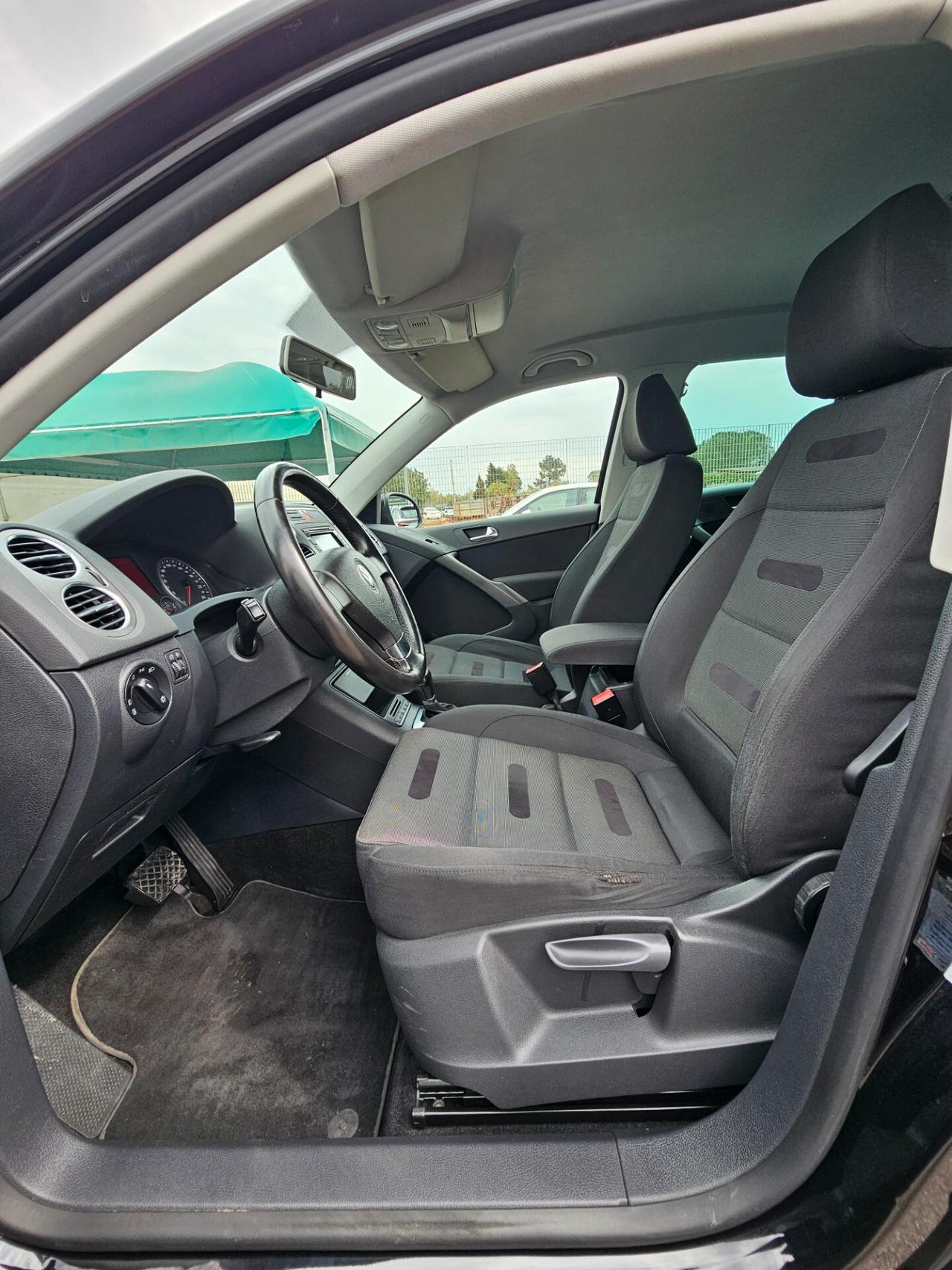 Volkswagen Tiguan 2.0 16V TDI DPF tiptronic Sport & Style (18°)