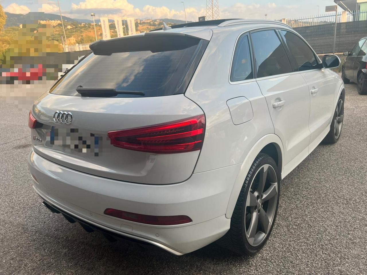 Audi RSQ3 RS 2.5 TFSI quattro S tronic Carbon