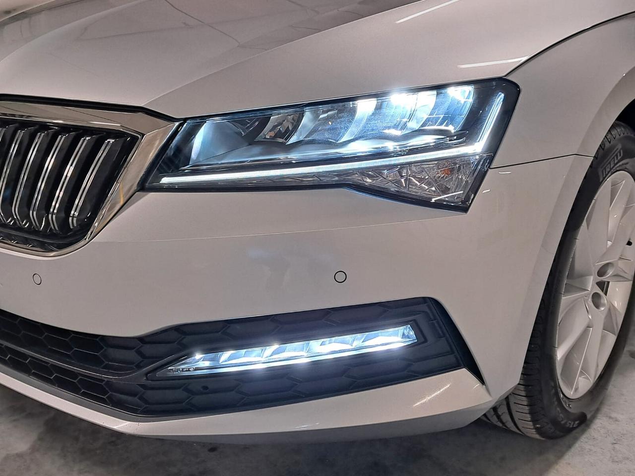 Skoda Superb 2.0 TDI EVO SCR 200CV Executive Wagon DSG Km.0