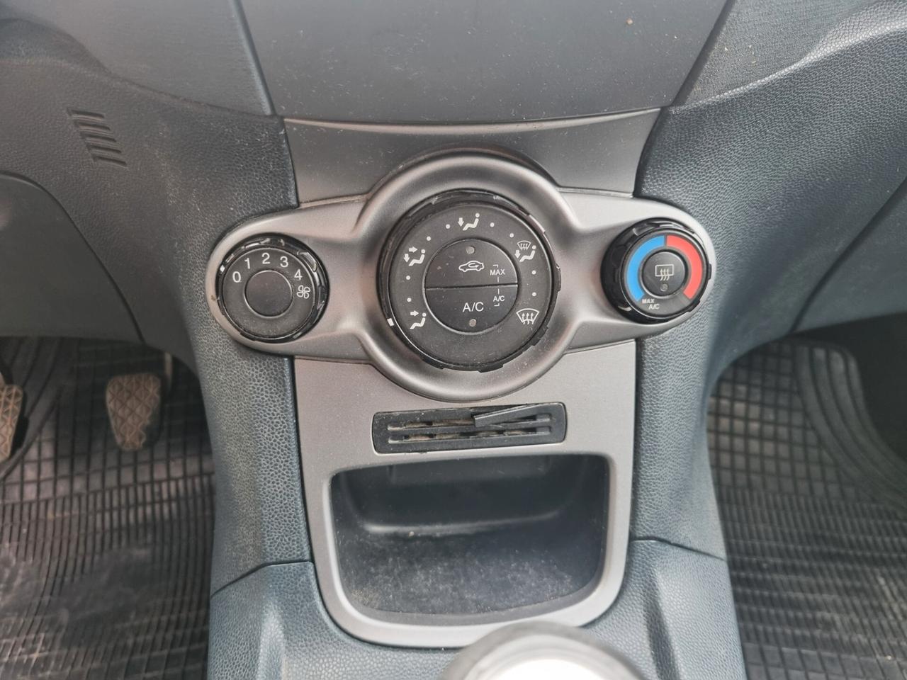 Ford Fiesta 1.2 82 CV 5 porte Titanium