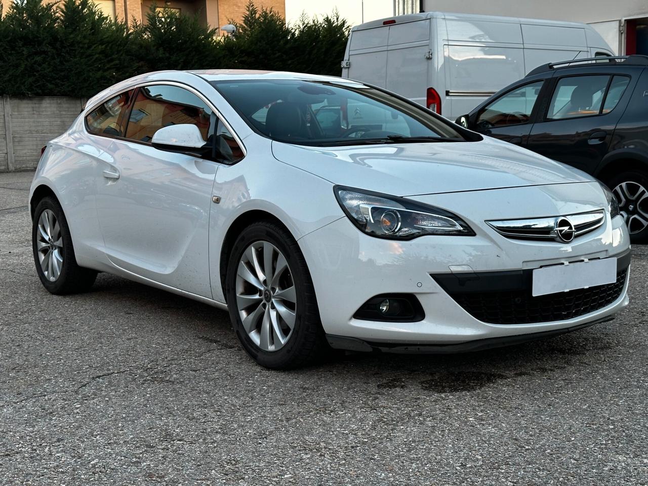 Opel Astra GTC 1.6 CDTI 136CV S&S 3 porte Cosmo "NEOPATENTATO"