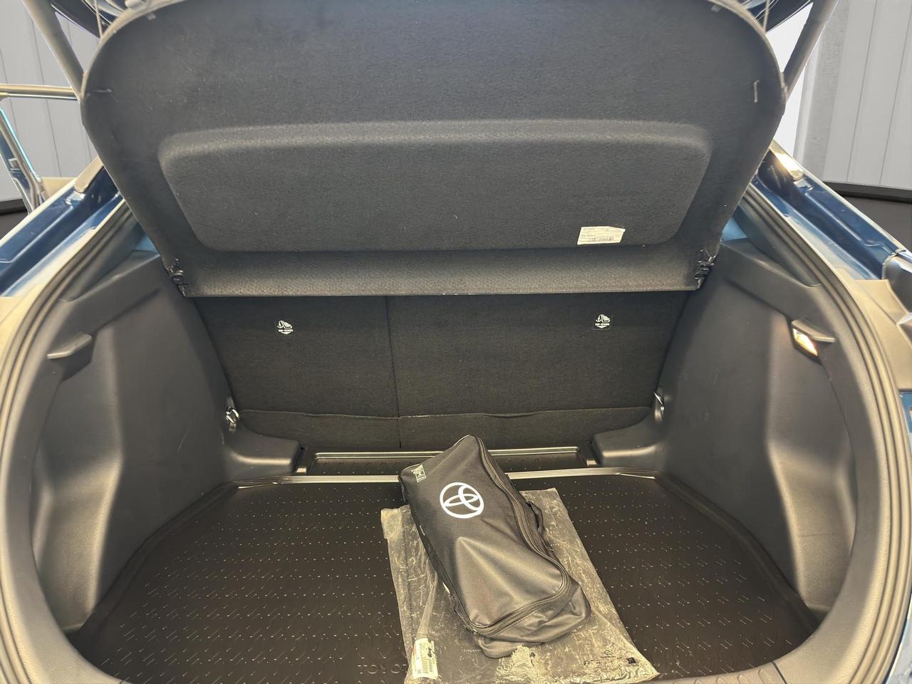 Toyota C-HR 1.8 hev Lounge fwd e-cvt