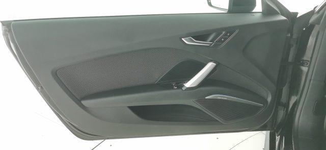 AUDI TT Coupé 2.0 TFSI S line