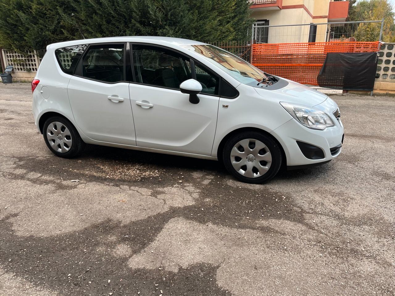 Opel Meriva 1.7 CDTI Cosmo (Autocarro 5 Posti)Perfetta