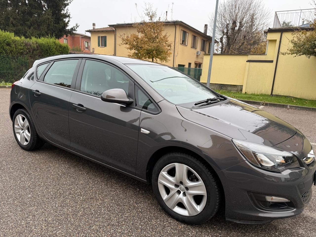 Opel Astra 1.4 GPL - NAV. - 12 MESI DI GARANZIA -