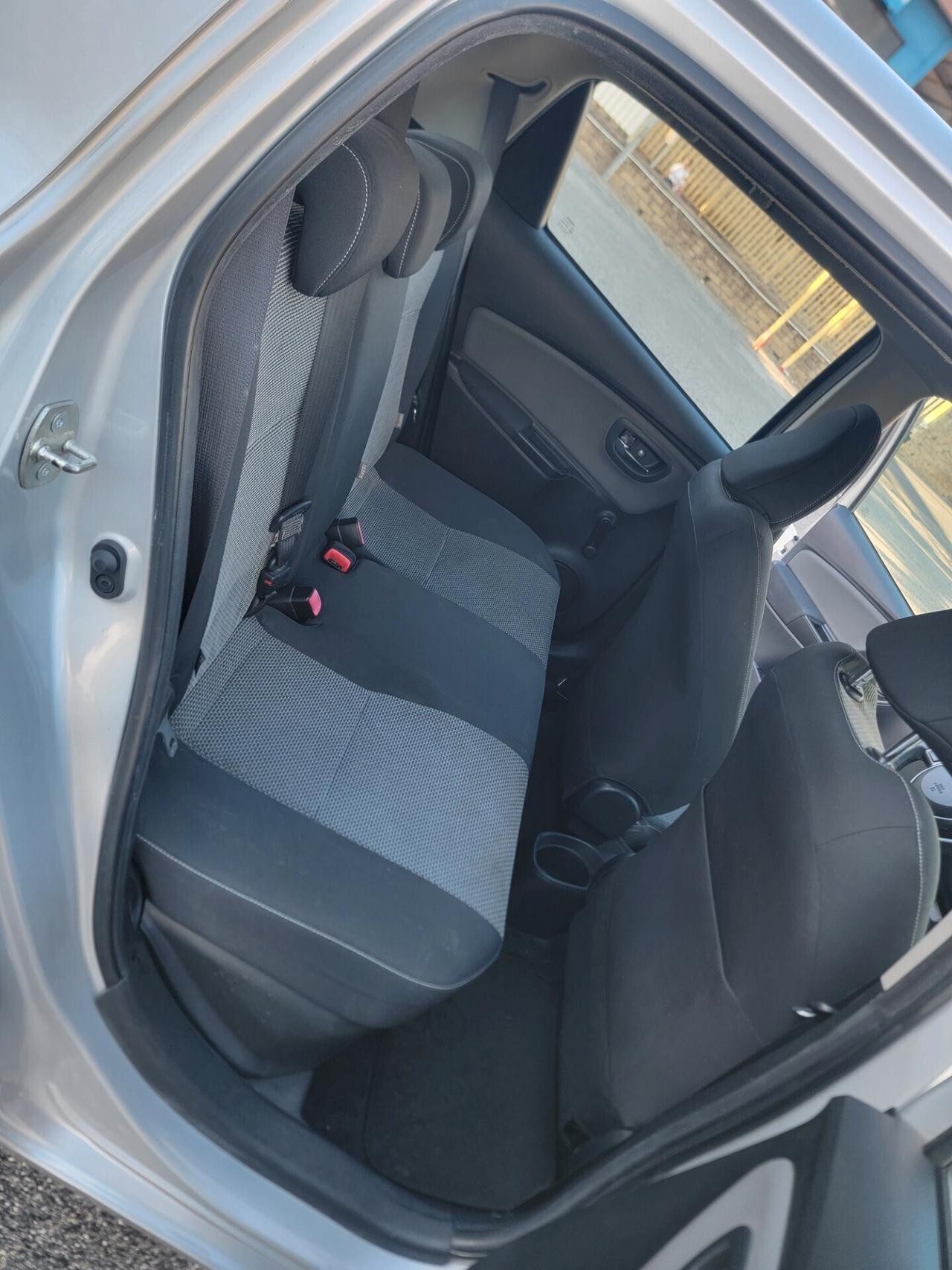 Toyota Yaris 1.5 Hybrid 5 porte GARANZIA NAVY