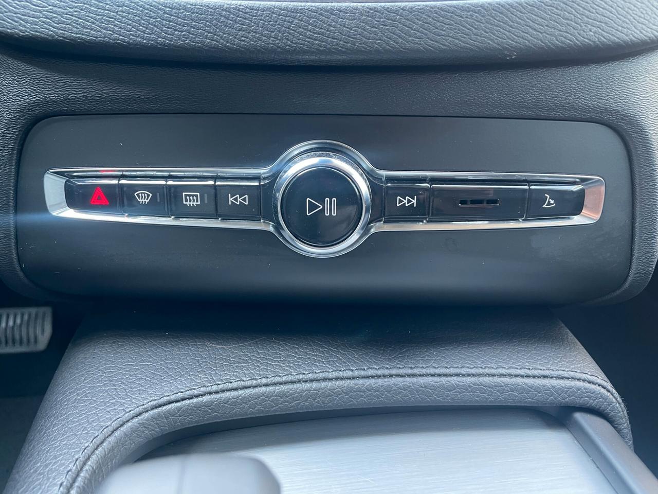 Volvo XC 90 XC90 B5 (d) AWD Geartronic Momentum Pro