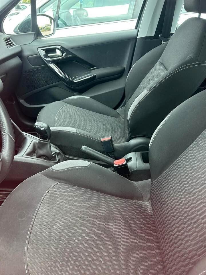 Peugeot 208 PureTech 82 5 porte Allure OK NEO PATENTATI