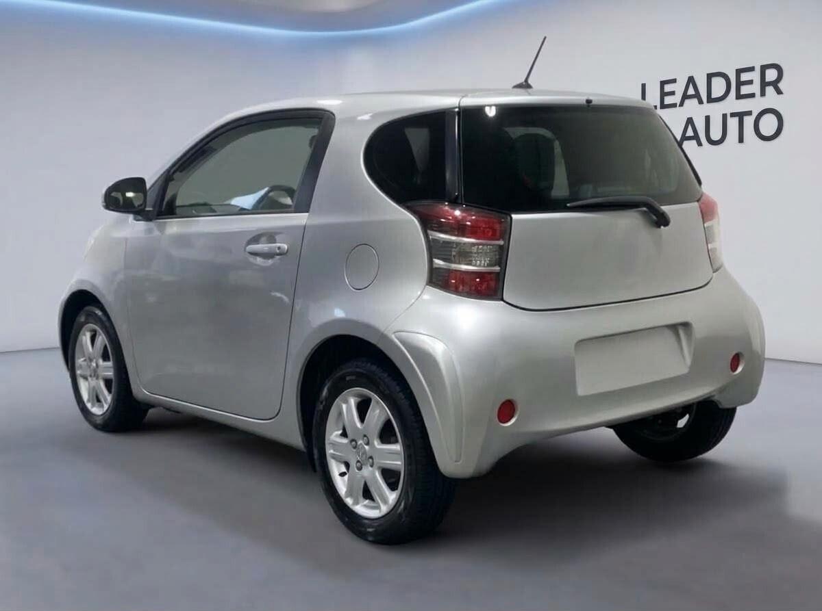 Toyota iQ 1.0 68 Cv - Cerchi in lega - Comandi