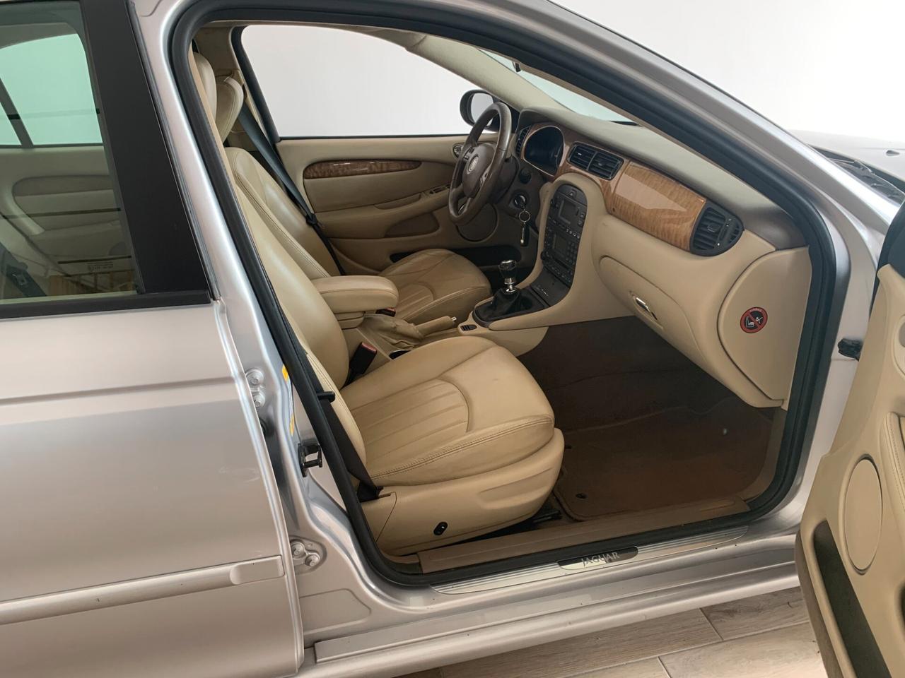 Jaguar X-Type 2.5 V6 24V cat Executive