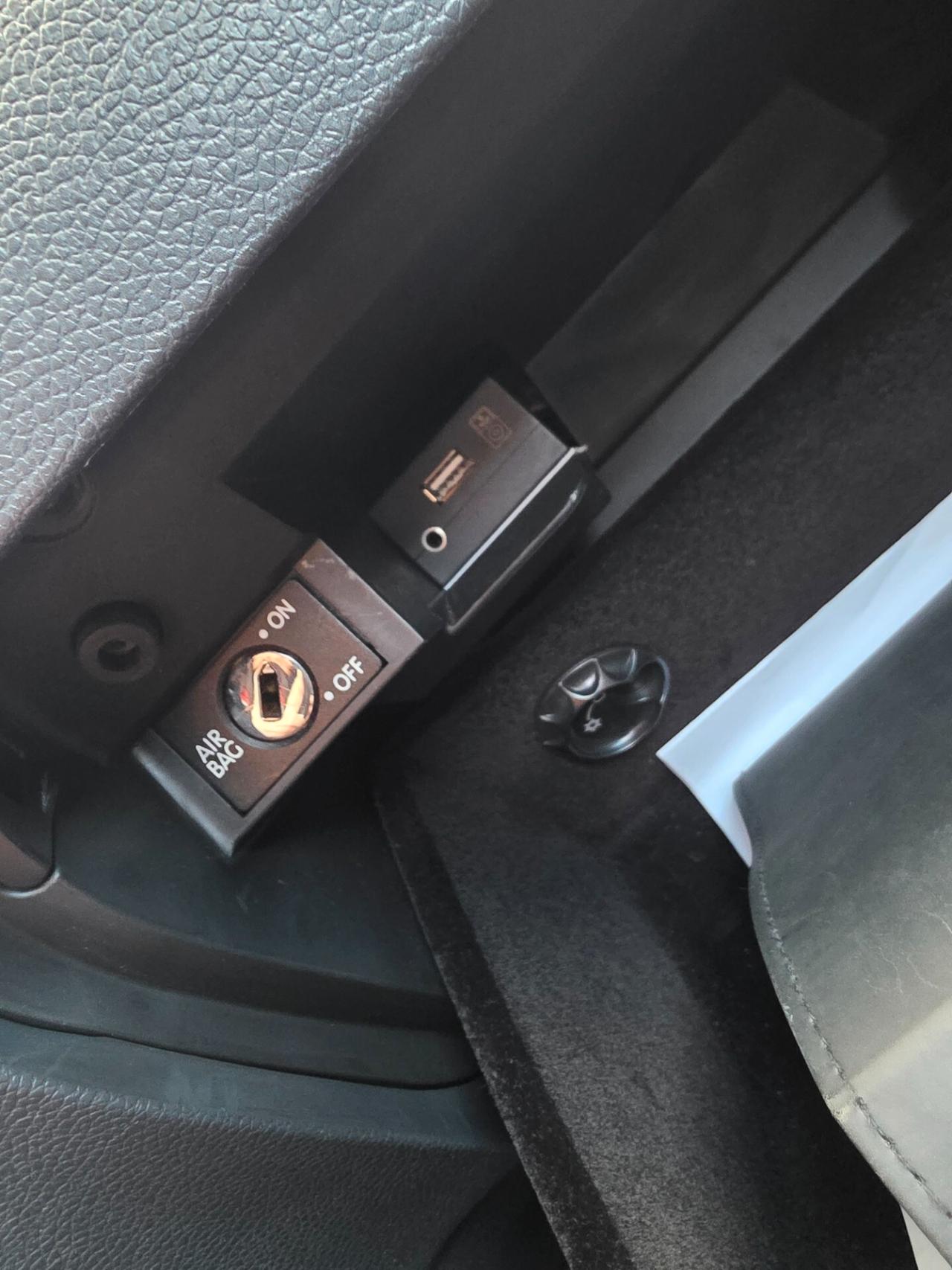 Volkswagen Golf 2.0 16V TDI 4x4 vista provata piaciuta