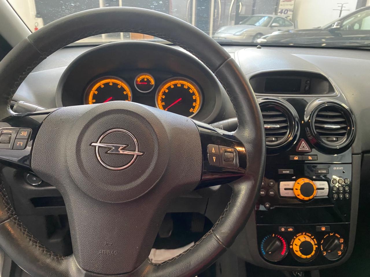 Opel Corsa 1.2 5 porte Club