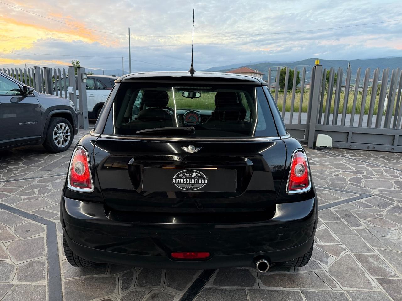 Mini 1.6 16V One D 90cvTotal Black Ok neopatentati
