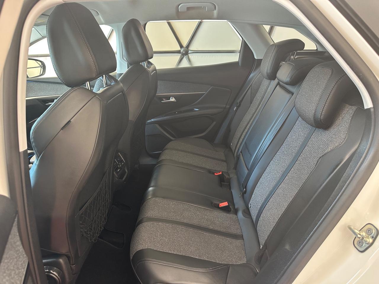 Peugeot 3008 BlueHDi 130 S&S Allure