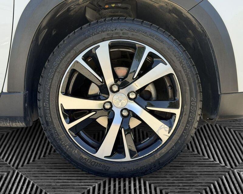 Peugeot 2008 2008 1.6 bluehdi Allure 100cv my16