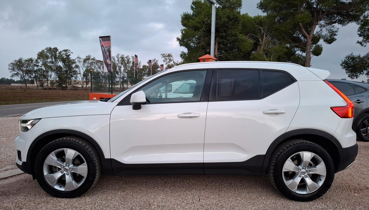 Volvo XC40-2.0-150cv*LED*NAVI*RADAR