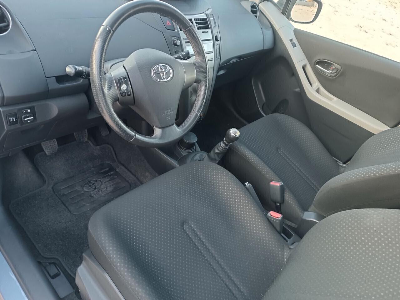 Toyota Yaris 1.3 benzina