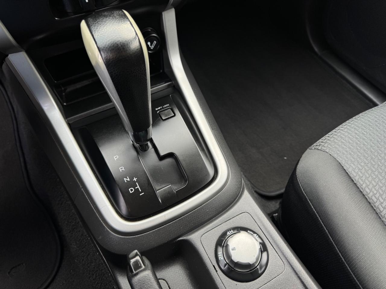 Isuzu D-Max 2.5 Crew Cab Solar A/T 4WD