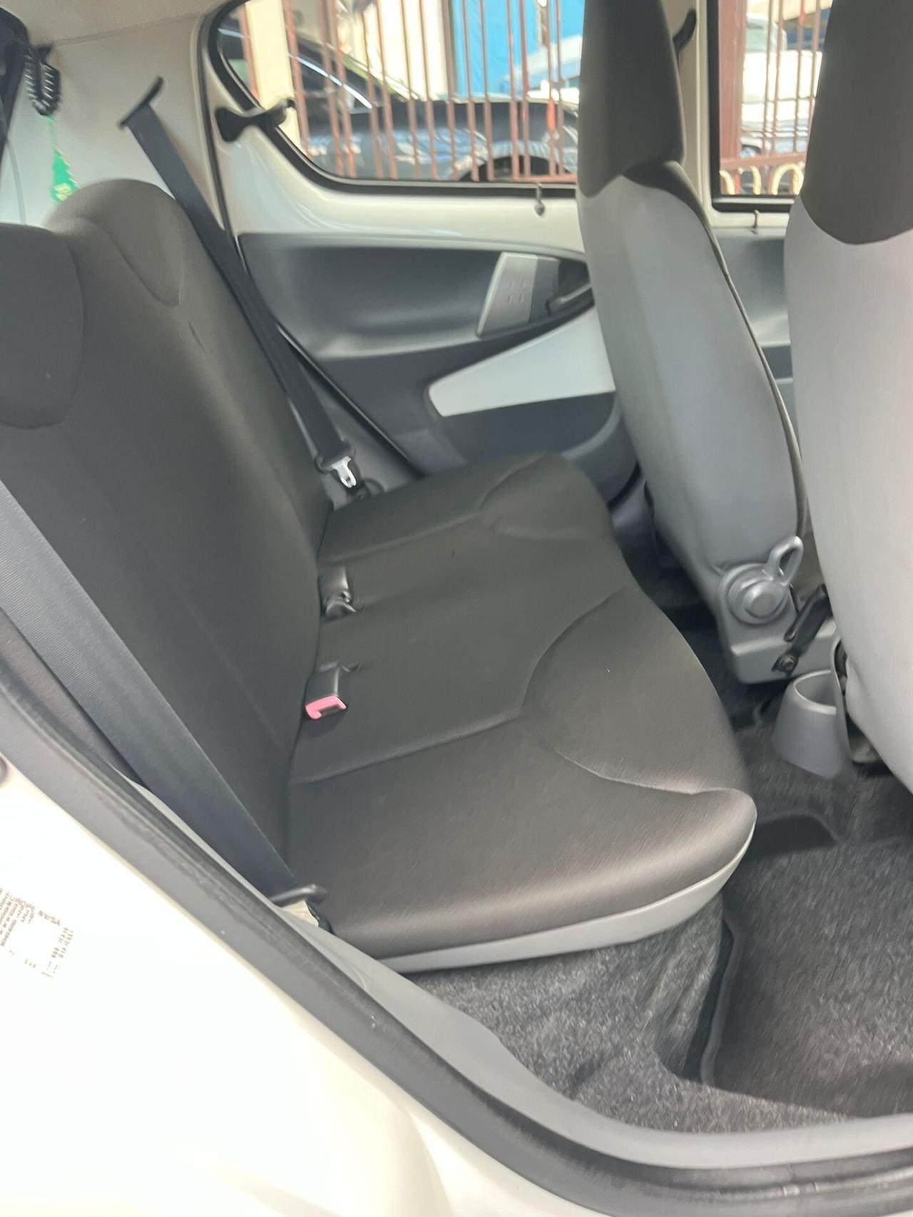 Toyota Aygo 1.0 12V VVT-i 5 porte Now Connect