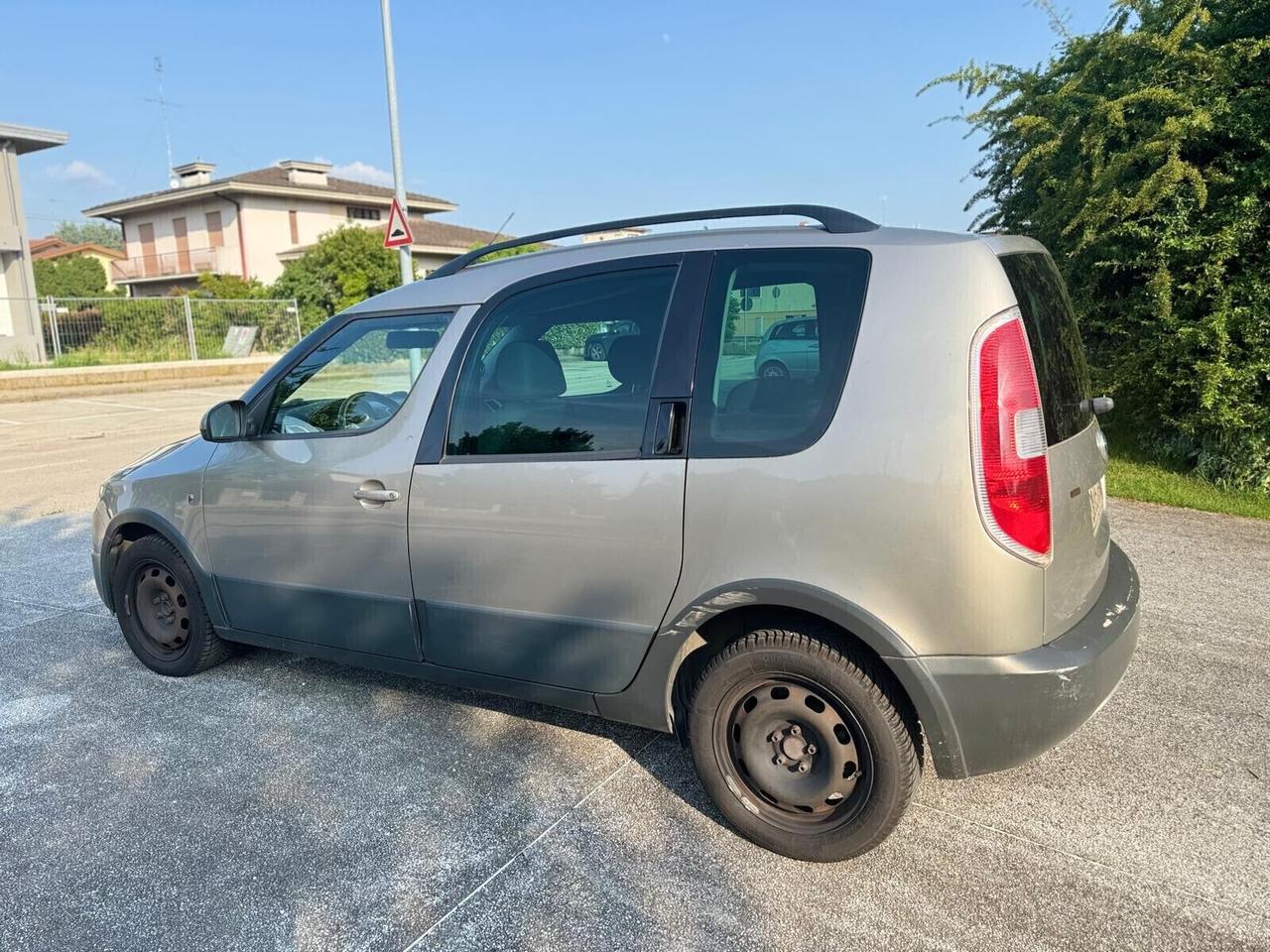 Skoda Roomster 1.4 TDI 80CV F.AP. Scout Neopatentati