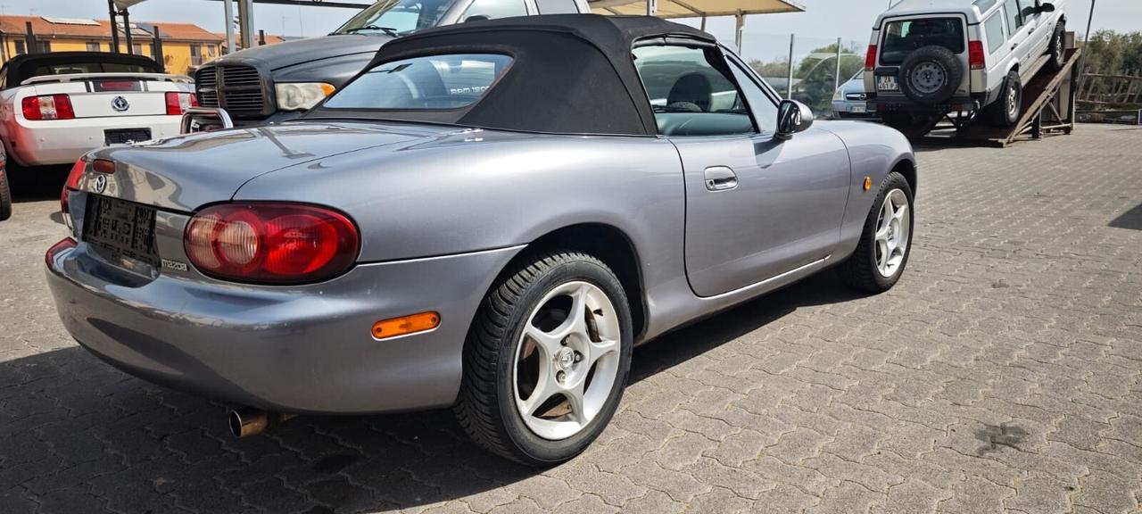 Mazda MX-5 1.6i 16V cat Rainbow