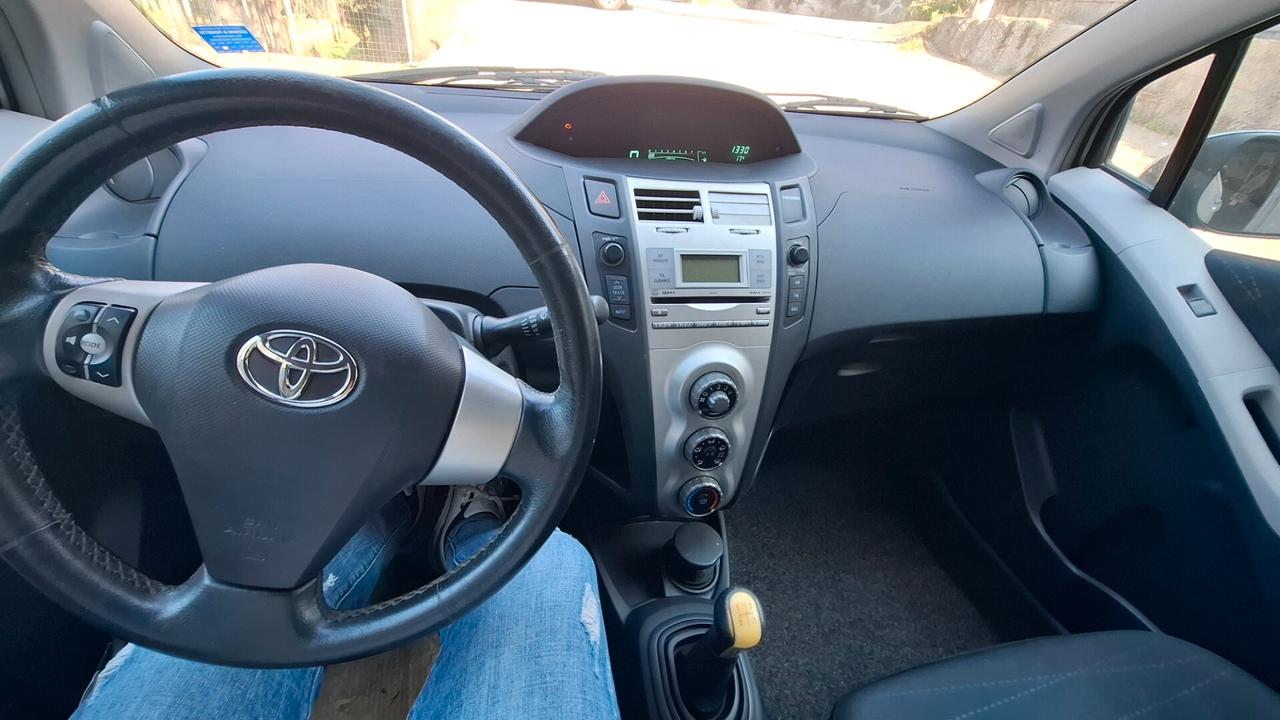 Toyota Yaris Verso 1.3i 16V cat Sol '03