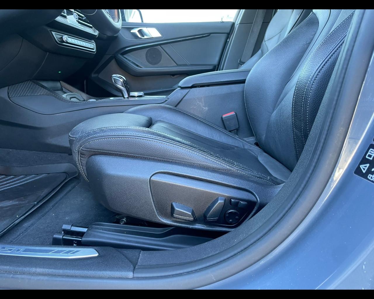 BMW Serie 1 (F40) - M 135i xDrive