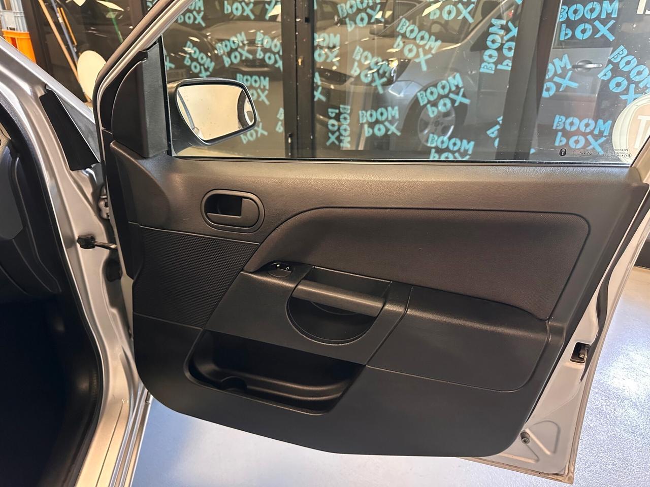 FORD FIESTA 1.2 BENZIA 5P. (58000 MILA KM)