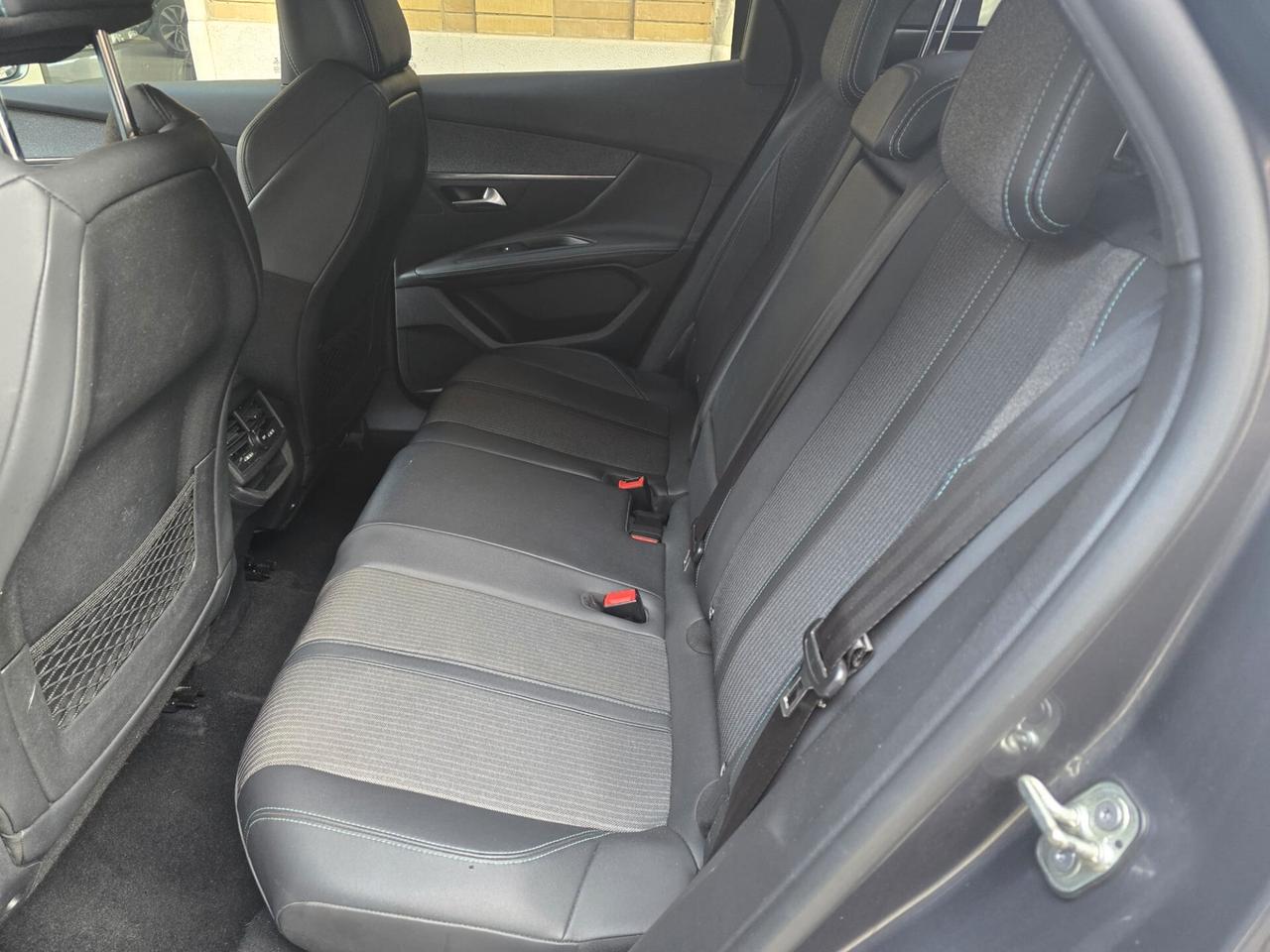 Peugeot 3008 BlueHDi 130 cv Allure