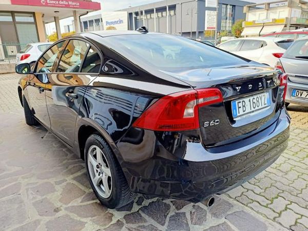 Deflettori D'Aria DGA Per Volvo S60 E V70 – 4 Porte, Acrilico Fumé, 2000-2009