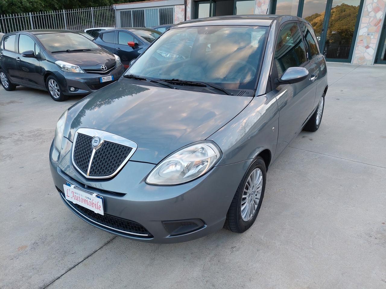 Lancia Ypsilon 1.3 MJT 75 CV Argento