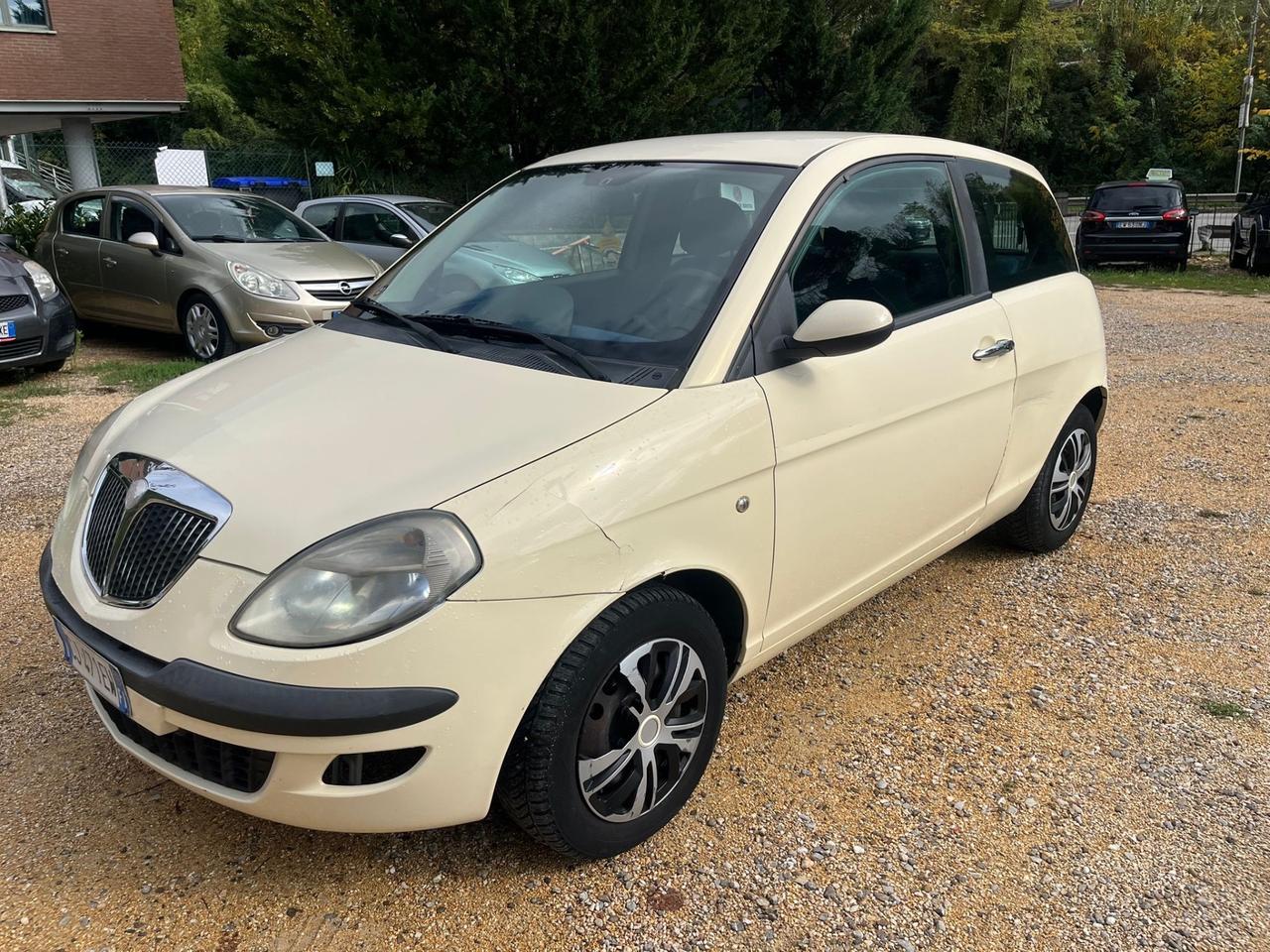 Lancia Y 1.2i cat LS