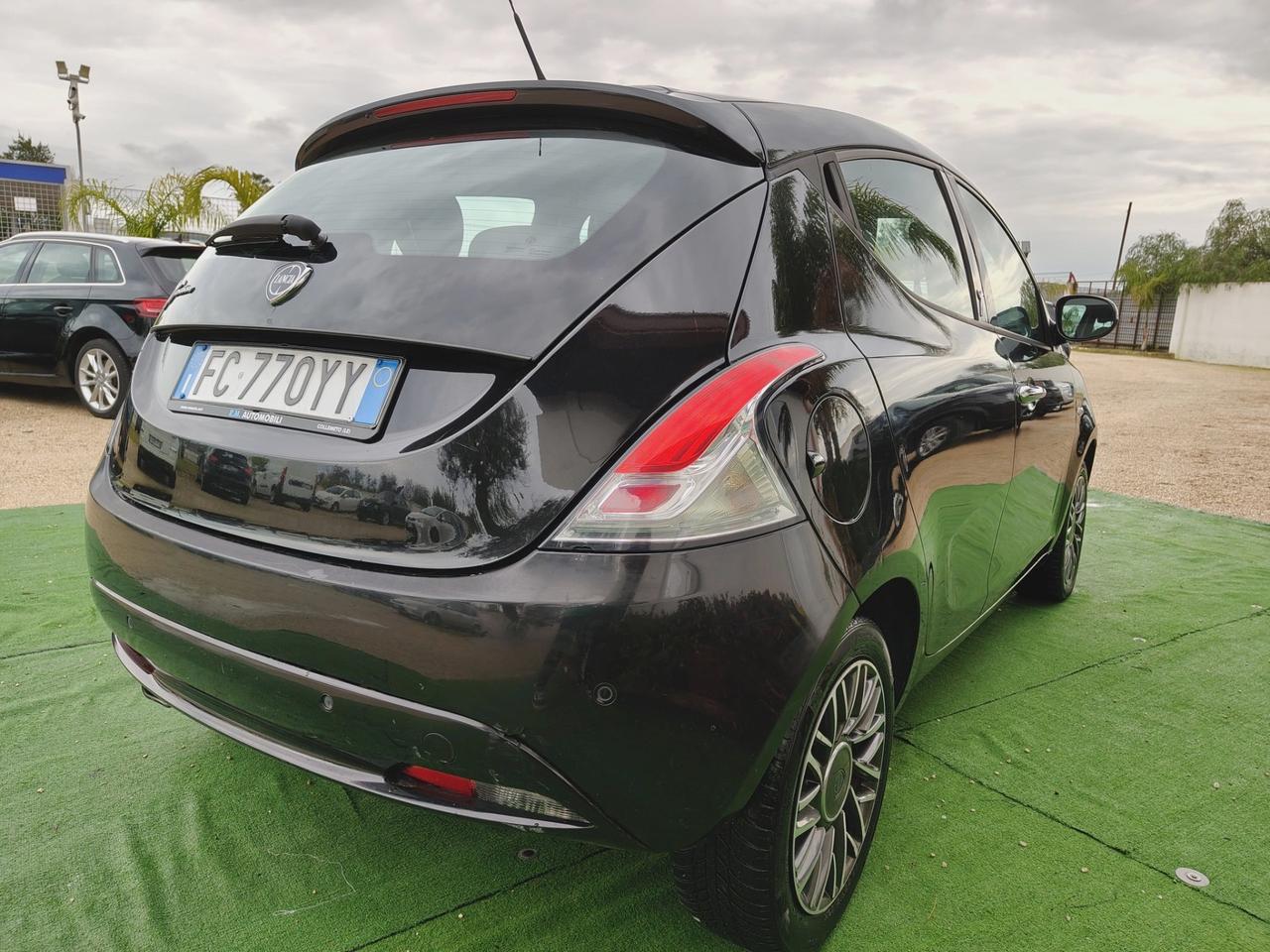 Lancia Ypsilon 1.2 69 CV 5 porte Gold - 2016
