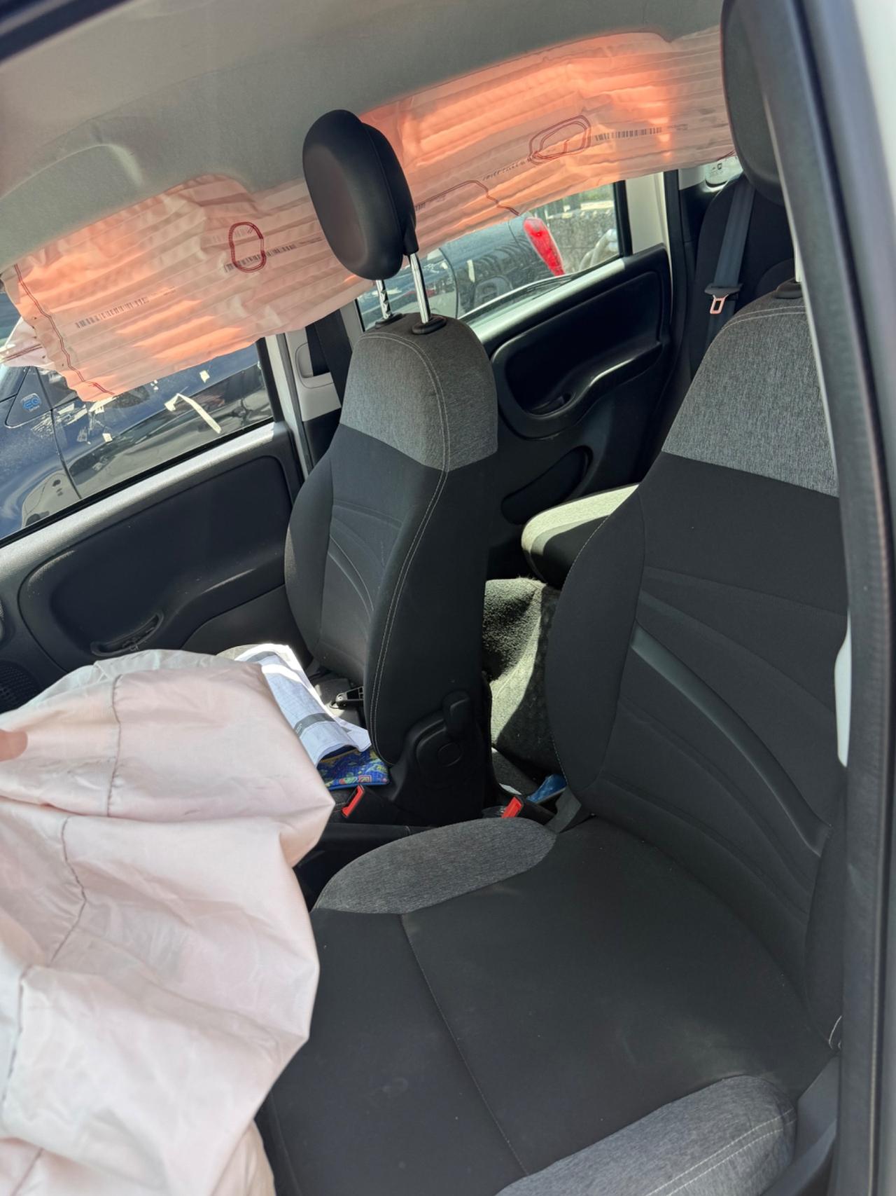 Fiat Panda 1.0 70CV Hybrid 2024 sinistr.