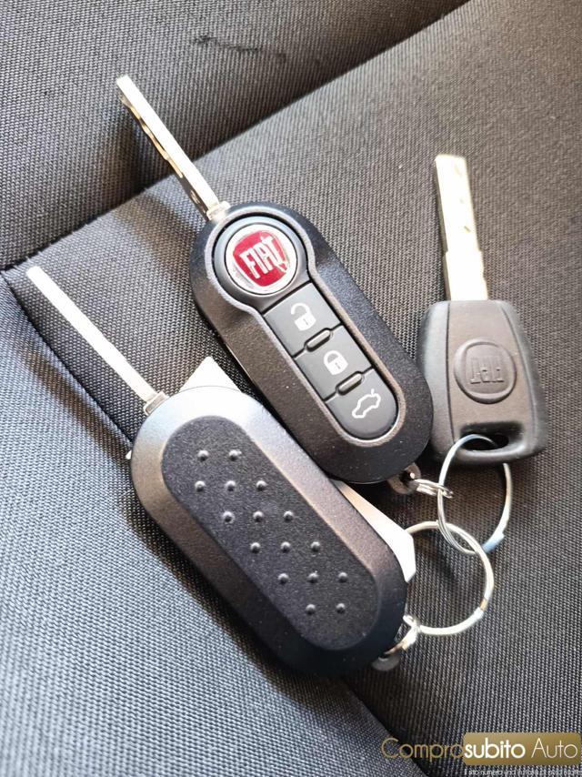 FIAT 500 1.0 Hybrid Red