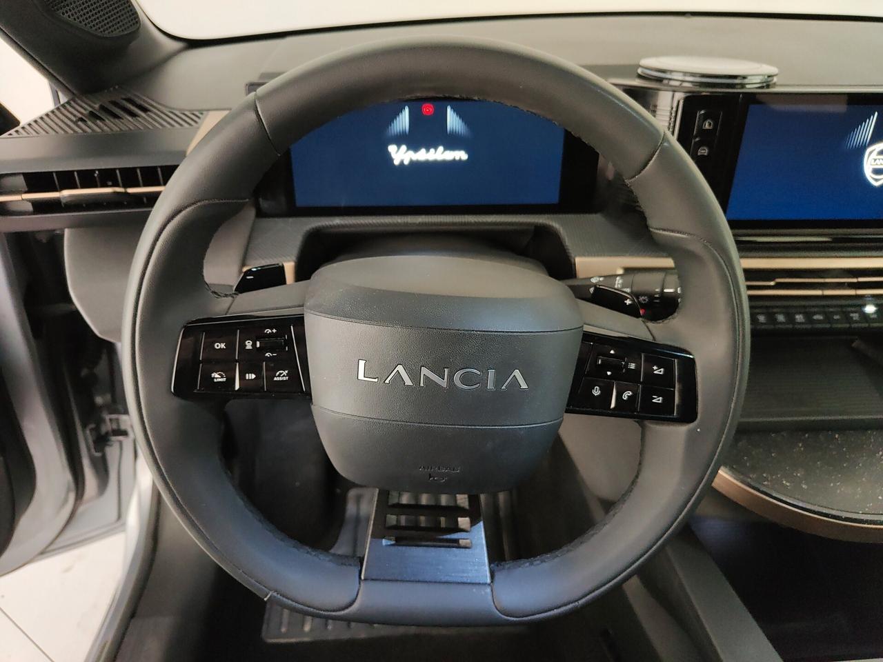 Lancia Ypsilon Hybrid e-DCT LX