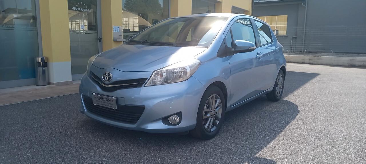 Toyota Yaris Benzina cc. 1.000 Mod. VVT- Active 5 Porte 5 Posti Utilizzabile anche per i Neopatentati.