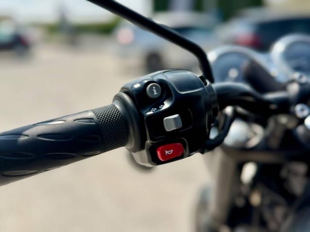 Triumph Bonneville 900 T100 Black my17