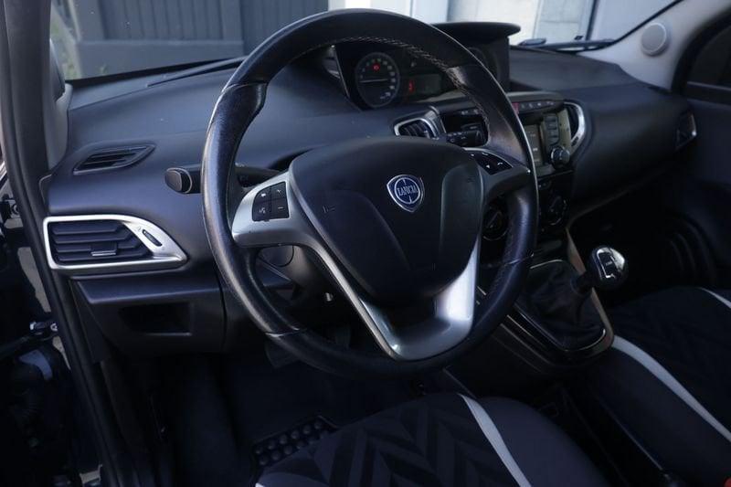 Lancia Ypsilon Lancia Ypsilon 0.9 TwinAir 85 CV AUTOMATICA 5 porte S&S DFN Platinum Unicoproprietario