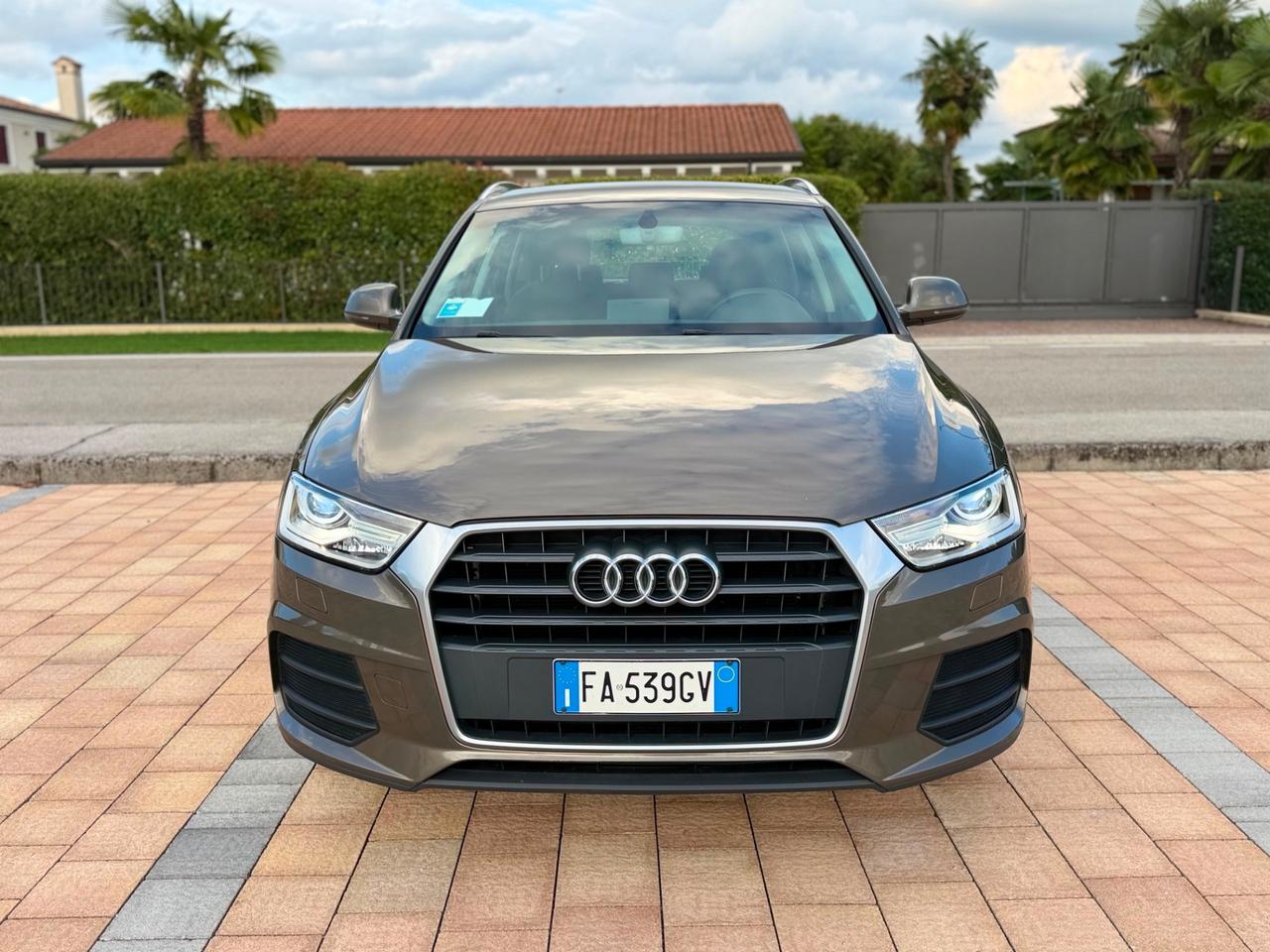 Audi Q3 2.0 TDI 120 CV Business