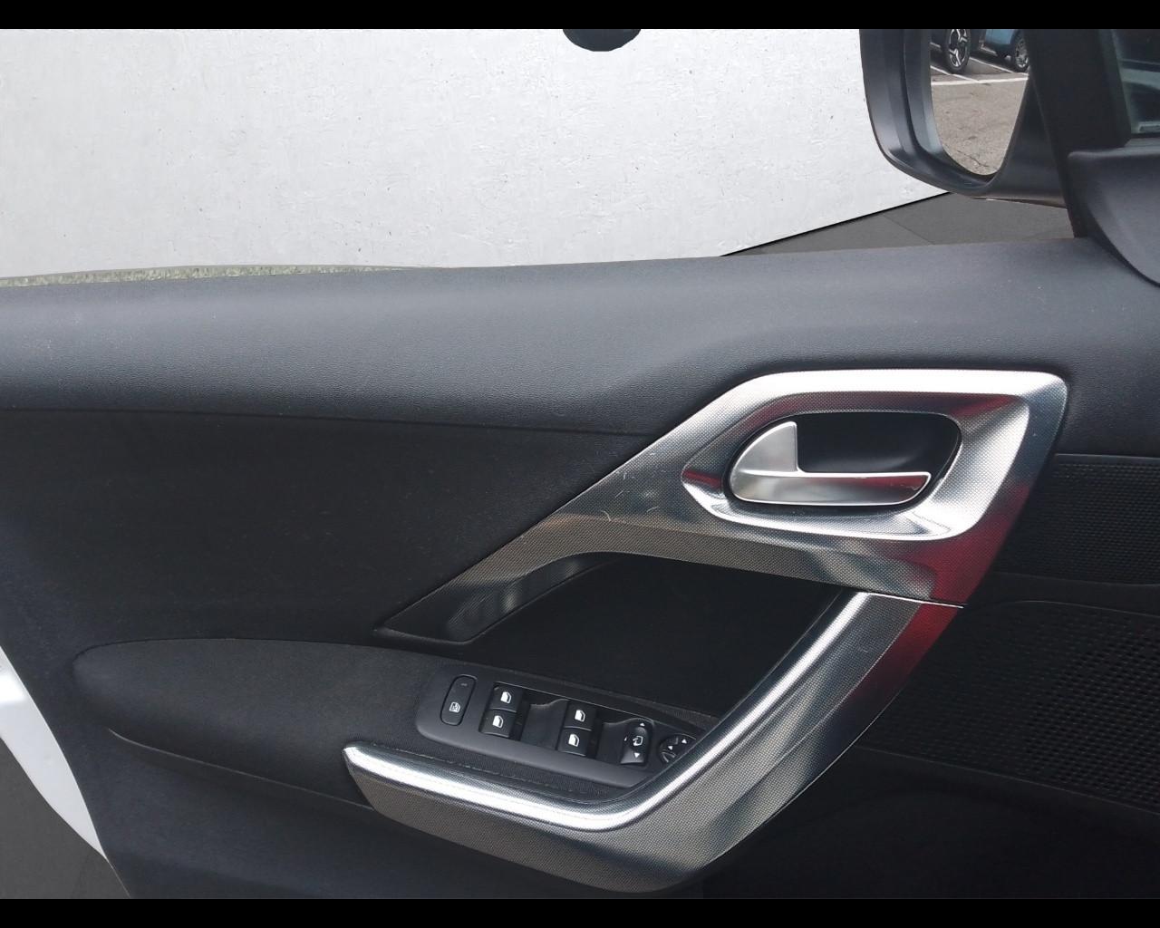 PEUGEOT 2008 - PureTech Turbo 110 EAT6 S&S Allure