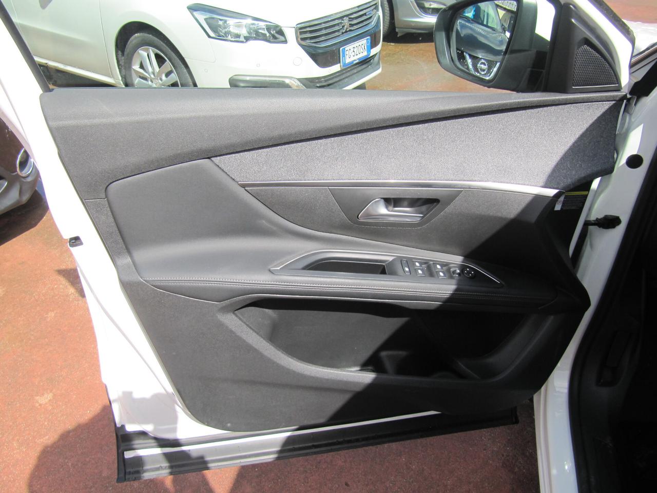 Peugeot 5008 BlueHDi 130 S&S EAT8 Allure - automatico